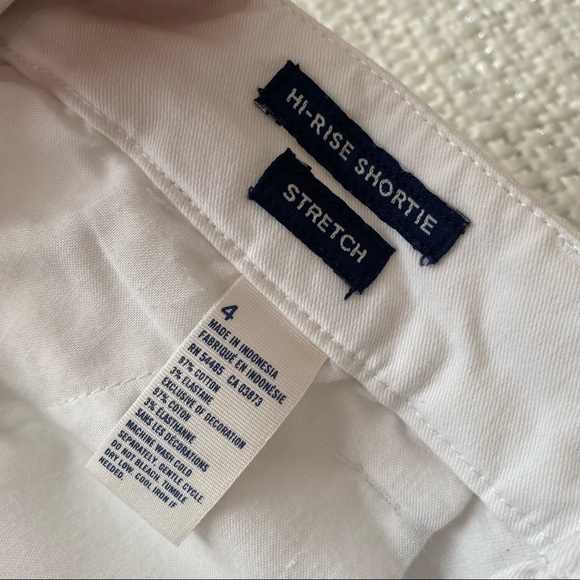 American Eagle White Hi- Rise Shortie Stretch Shorts Size 4 - Picture 4 of 6